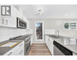 4pc Bathroom - 428 Cranbrook Square Se, Calgary, AB T3M3K9 Photo 6