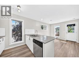 4pc Bathroom - 428 Cranbrook Square Se, Calgary, AB T3M3K9 Photo 9
