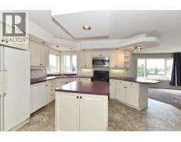 Kitchen - 1412 Lawrence Avenue, Kelowna, BC V1Y6M8 Photo 7