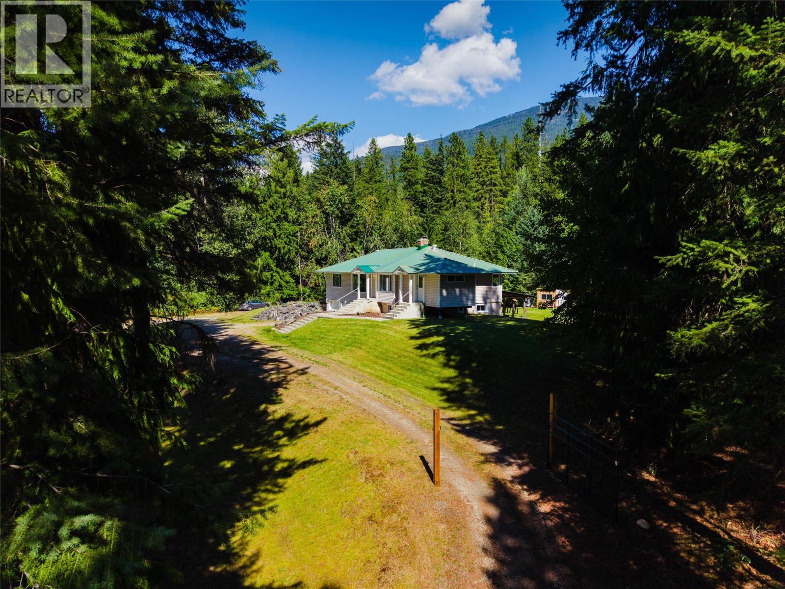 852 RIONDEL Road, Riondel