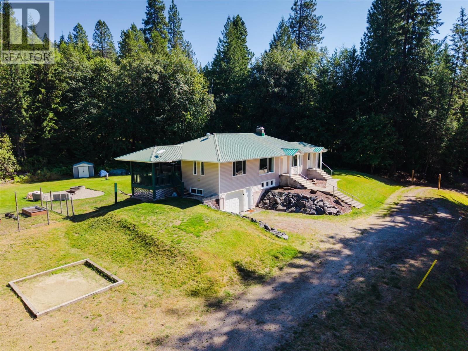 852 RIONDEL Road, Riondel