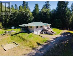 Primary Bedroom - 852 Riondel Road, Riondel, BC V0B1X0 Photo 9