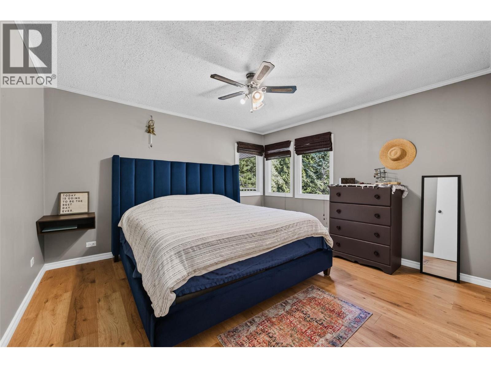 852 RIONDEL Road, Riondel