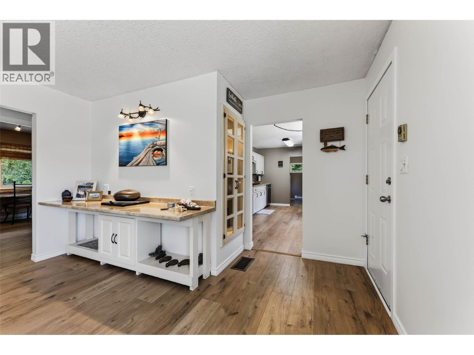 852 RIONDEL Road, Riondel
