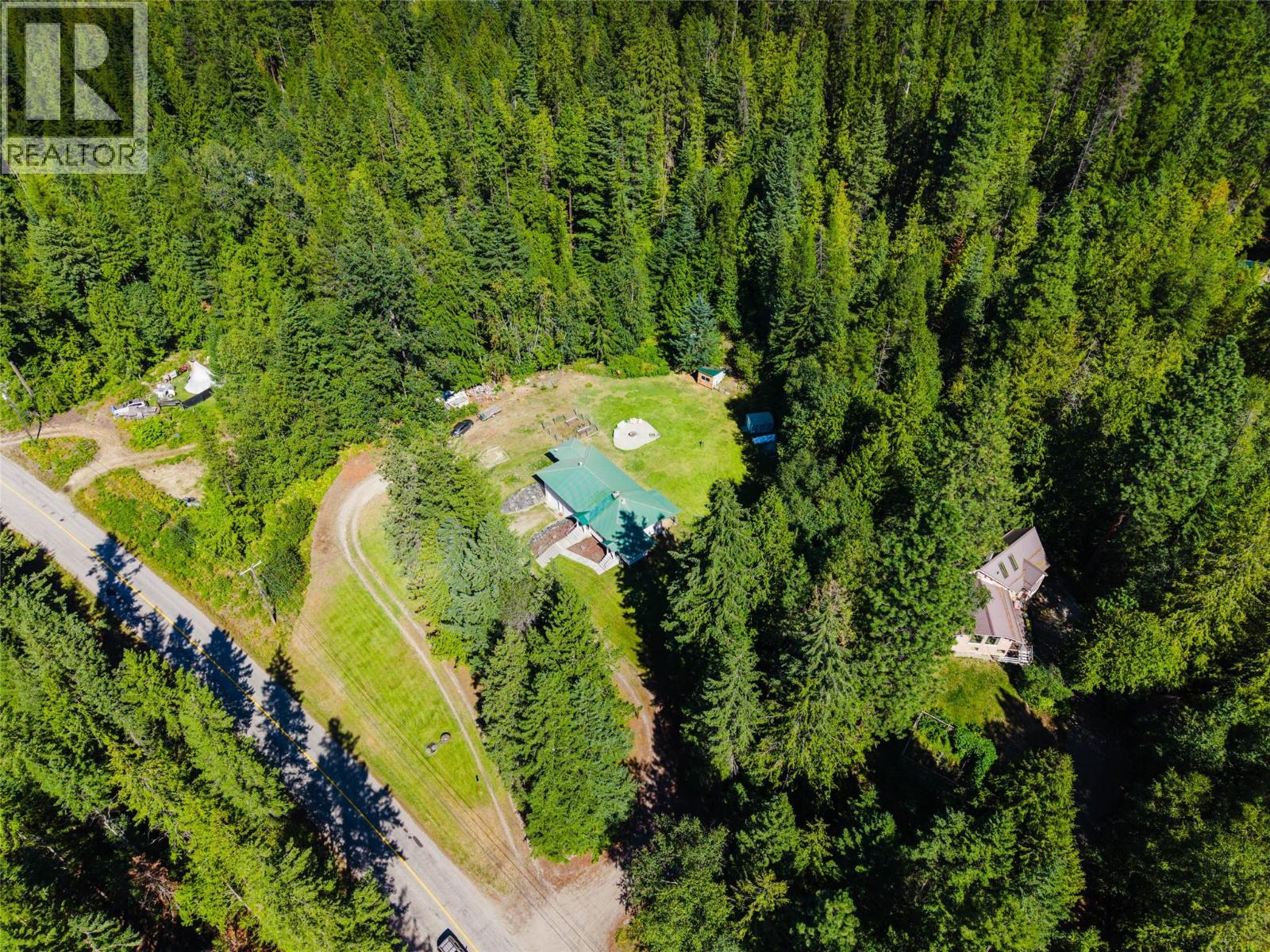 852 RIONDEL Road, Riondel