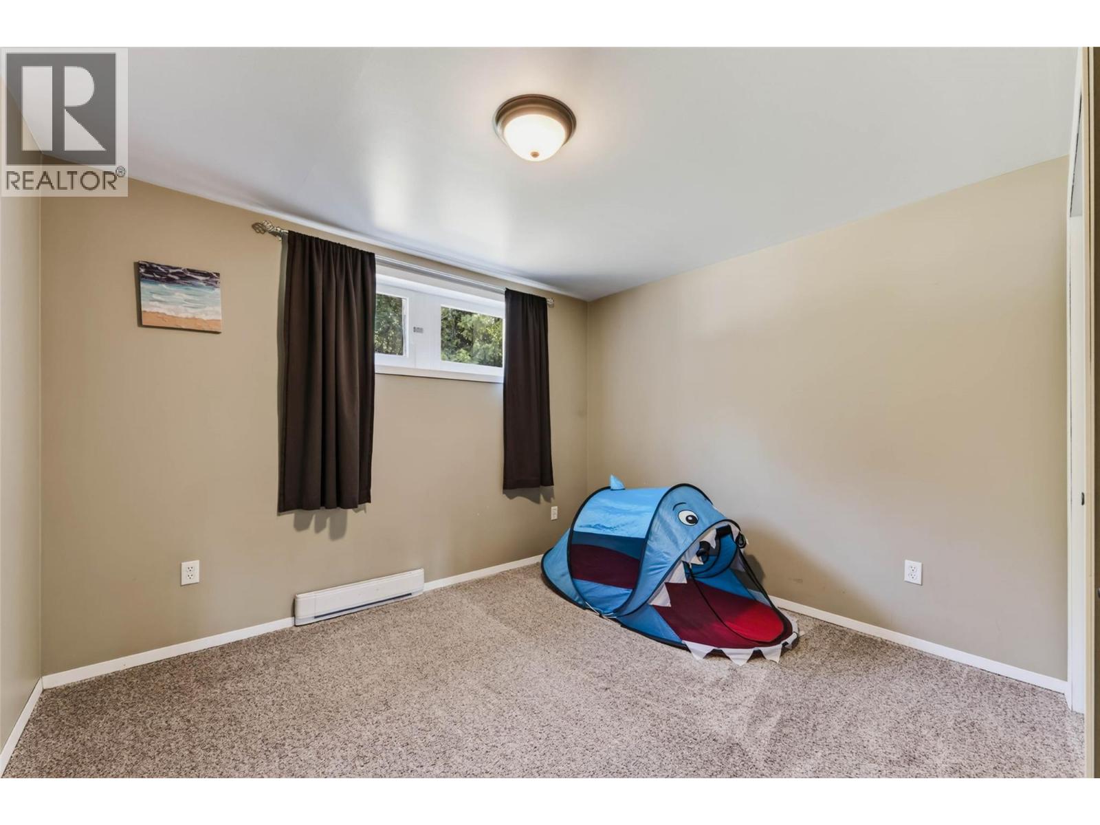 852 RIONDEL Road, Riondel