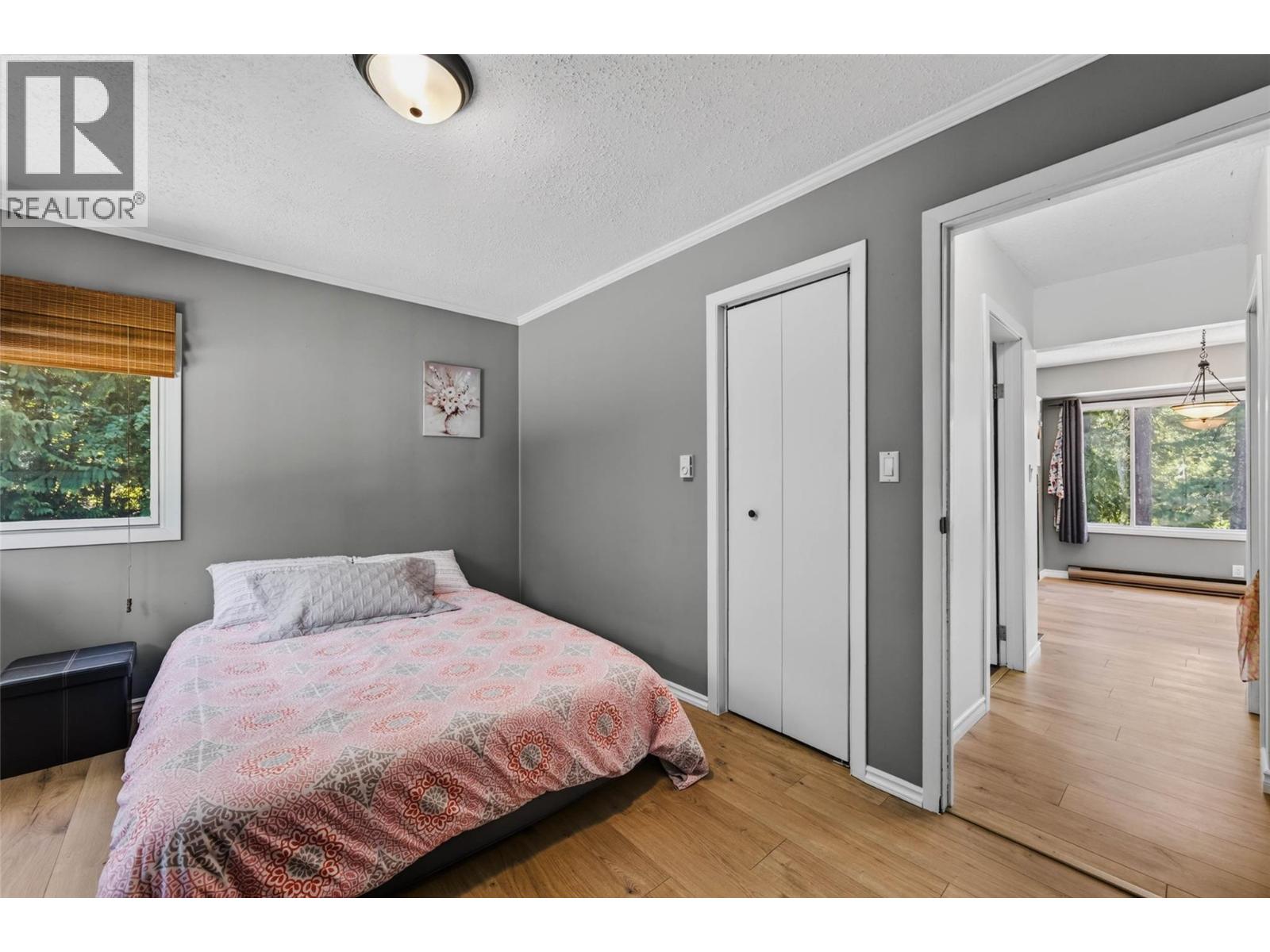 852 RIONDEL Road, Riondel