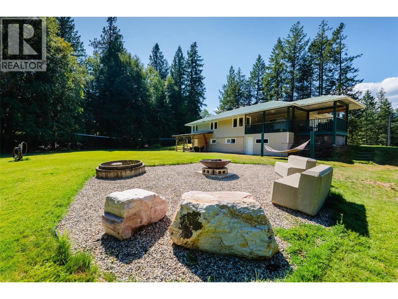 852 RIONDEL Road, Riondel
