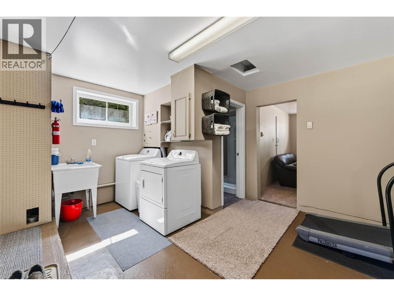 852 RIONDEL Road, Riondel