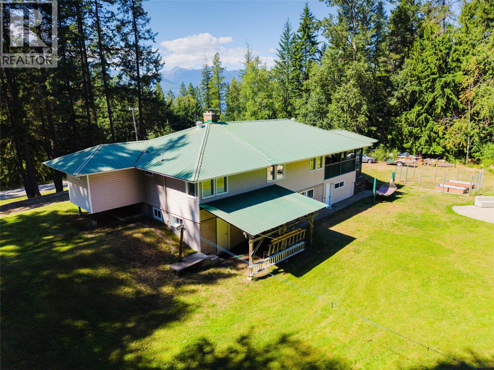 852 RIONDEL Road, Riondel