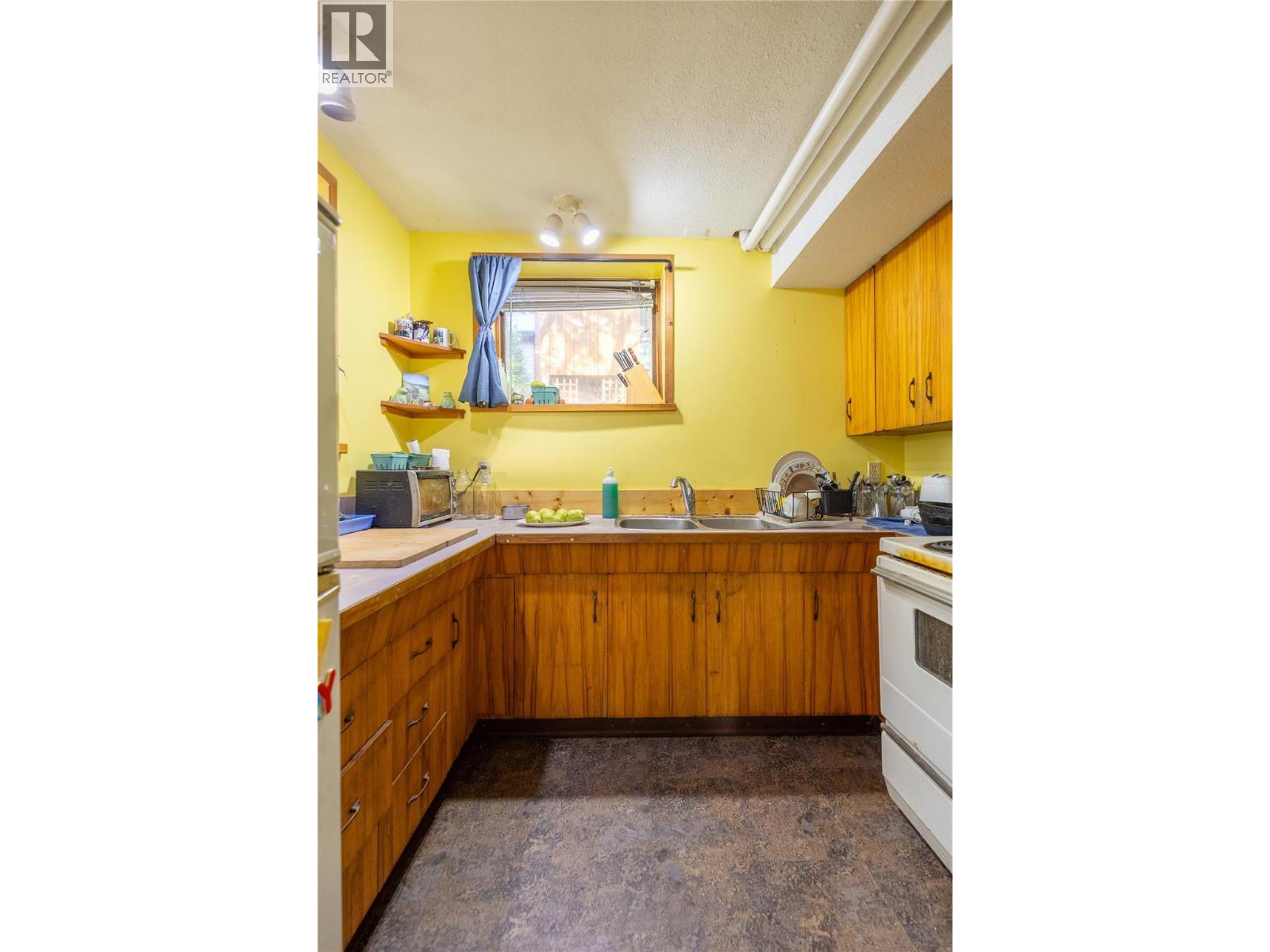601 Richards Street, Nelson