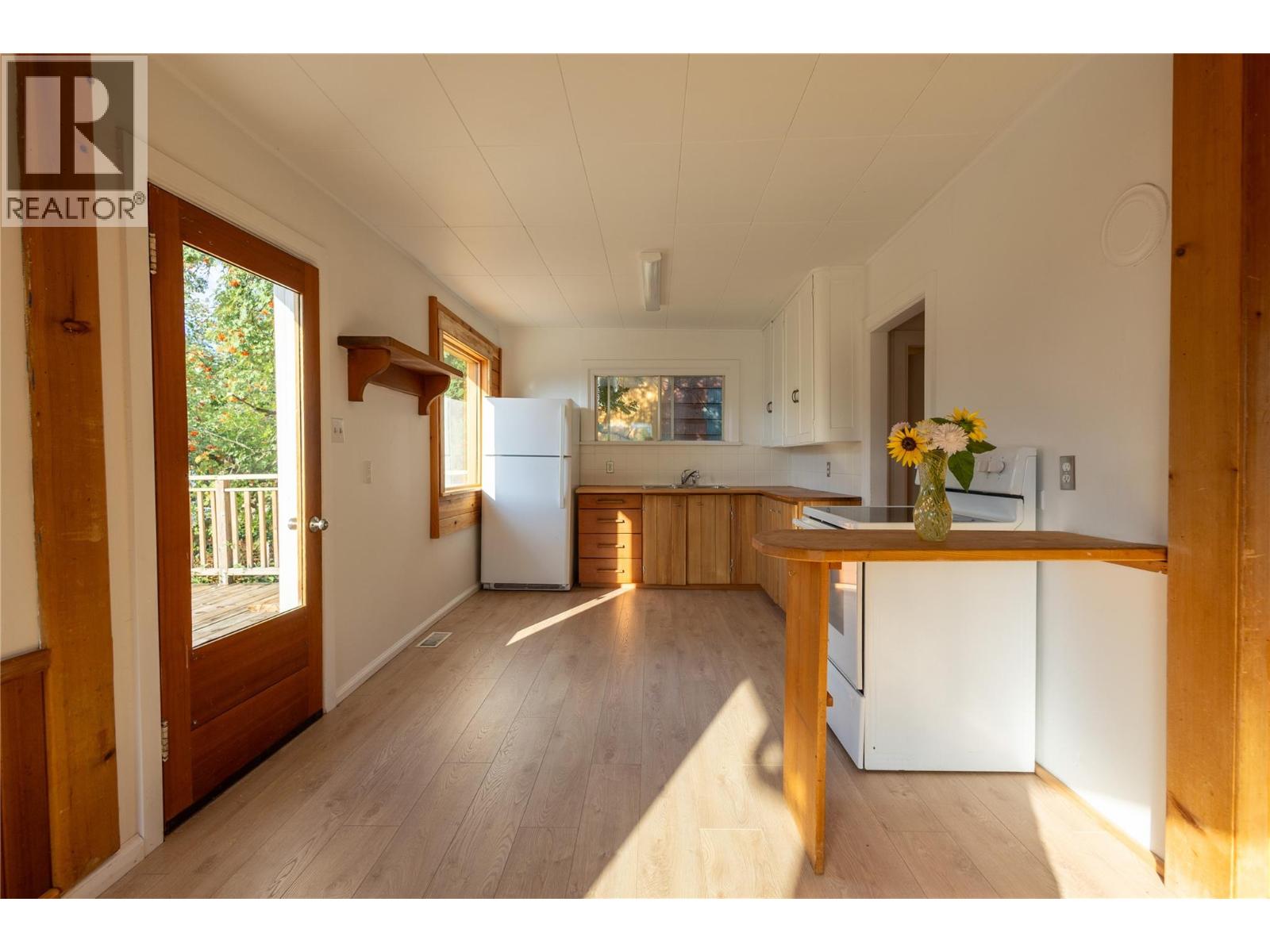 601 Richards Street, Nelson