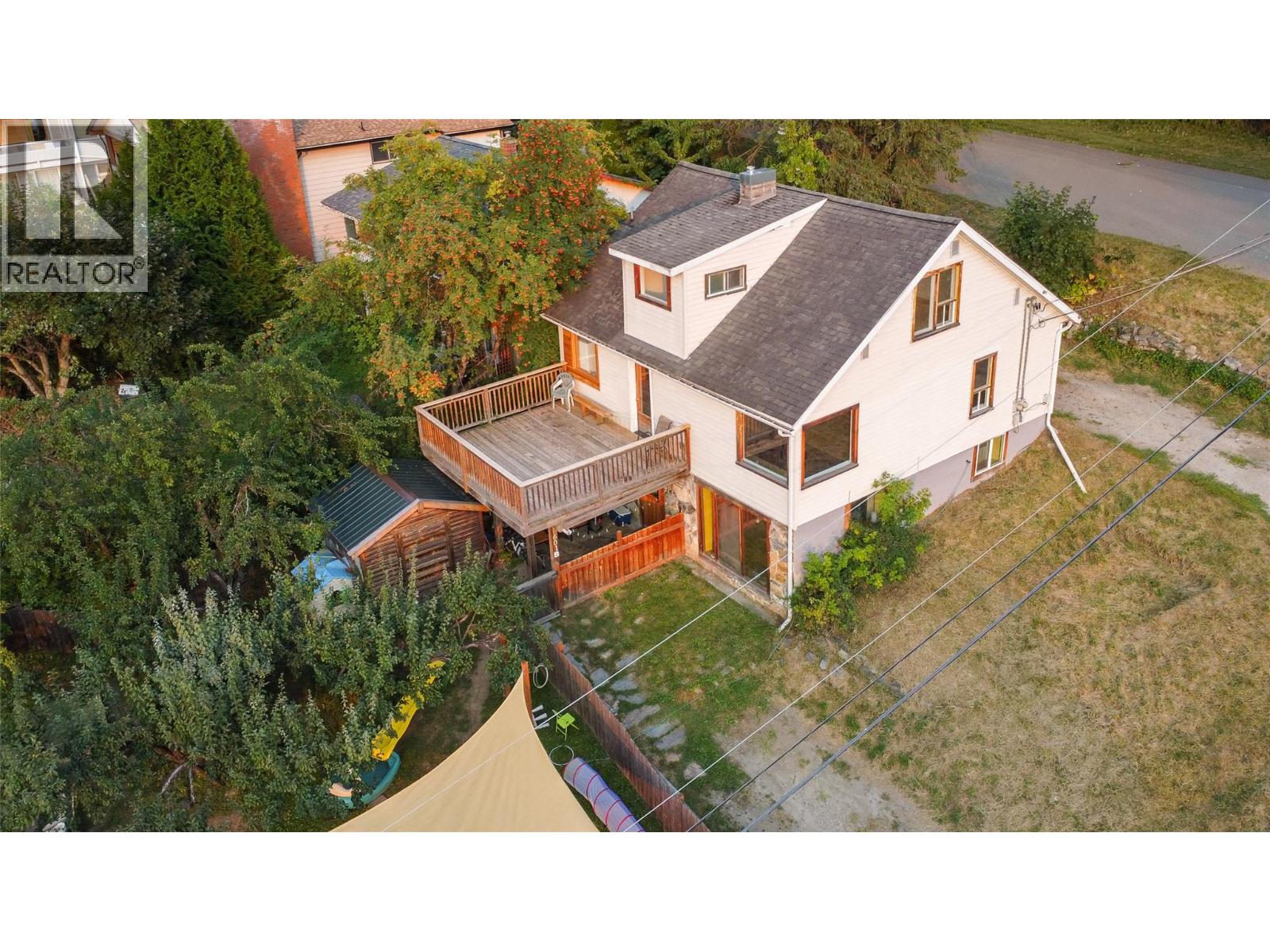 601 Richards Street, Nelson