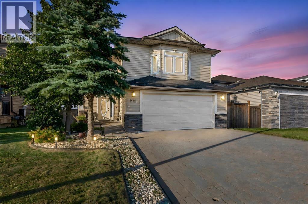 212 Merganser Crescent - 1