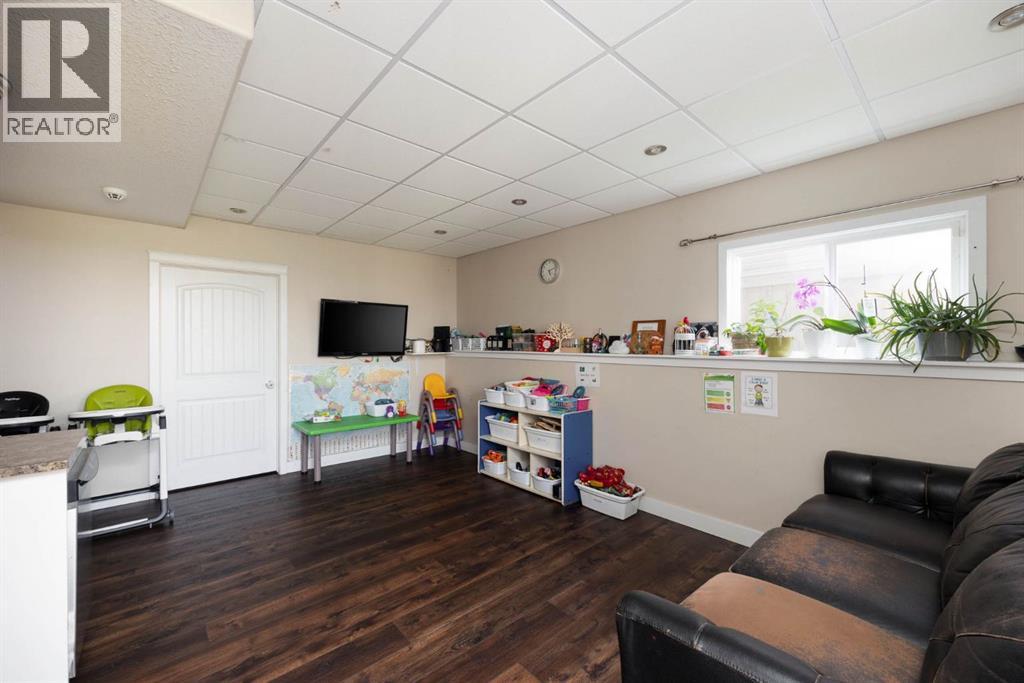 212 Merganser Crescent - 27