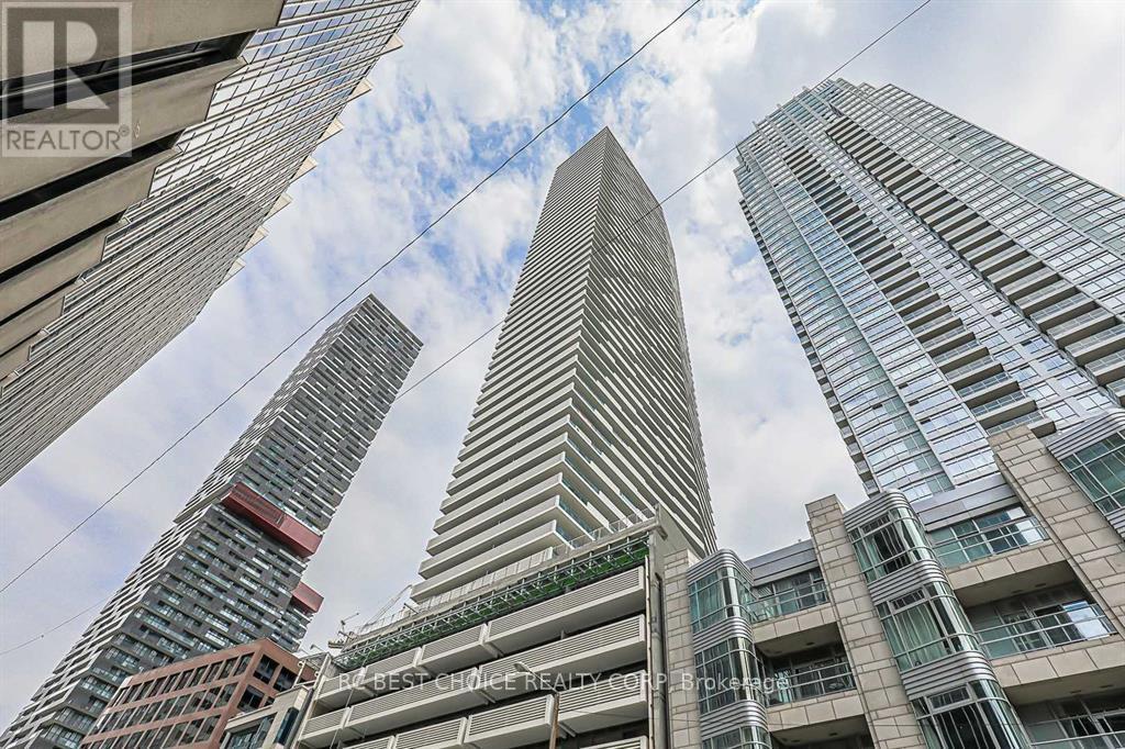 Photo of 2221 Yonge Street