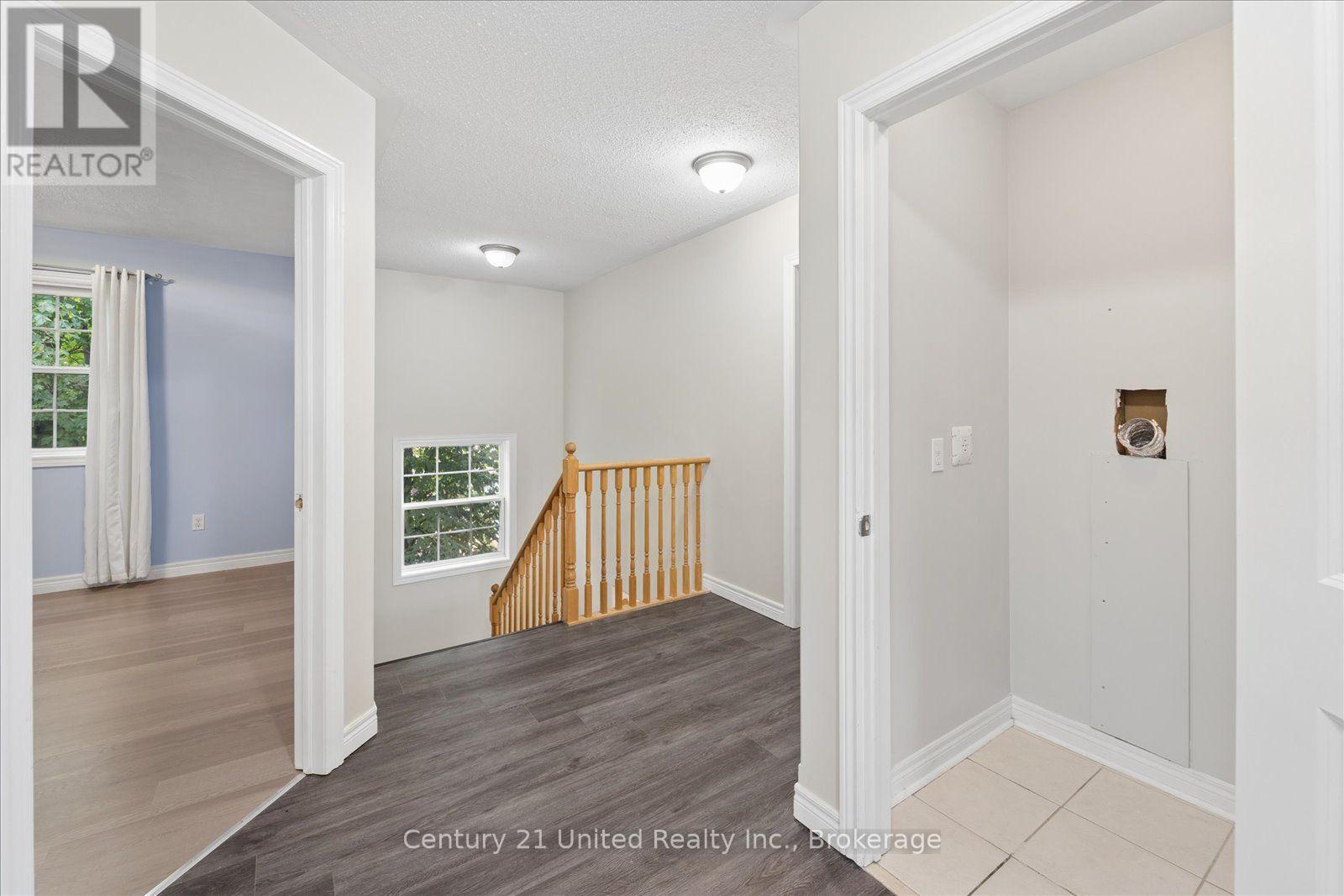 262 BOWEN DRIVE - 35