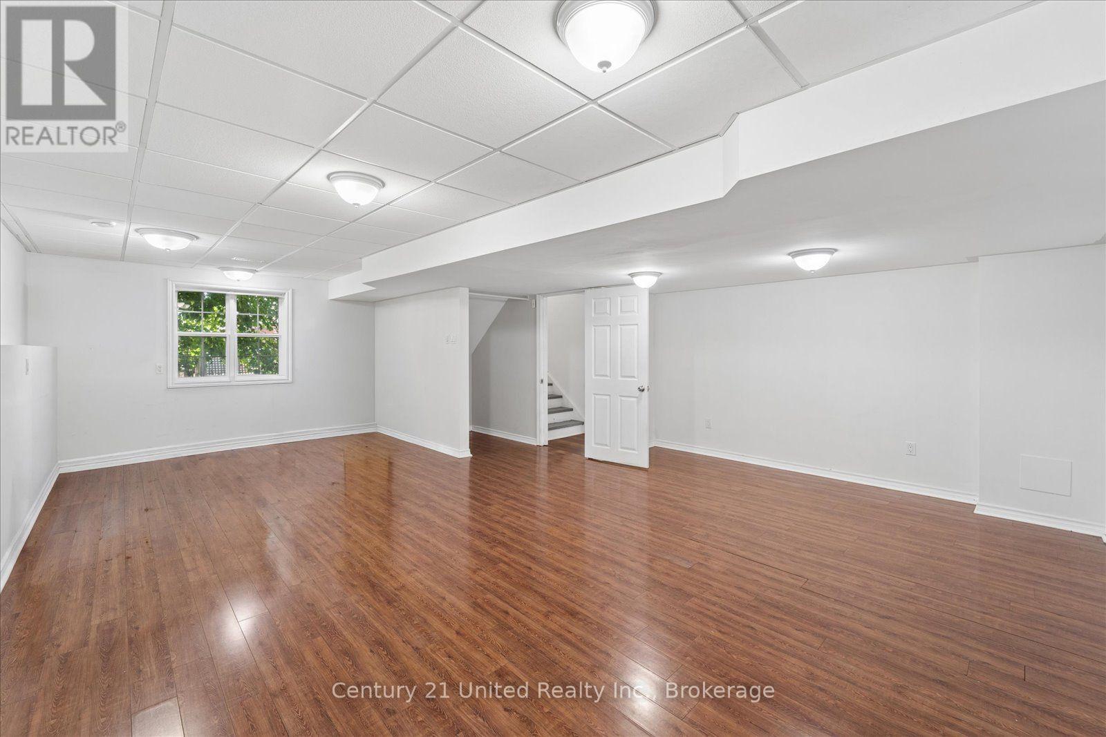 262 BOWEN DRIVE - Image 36