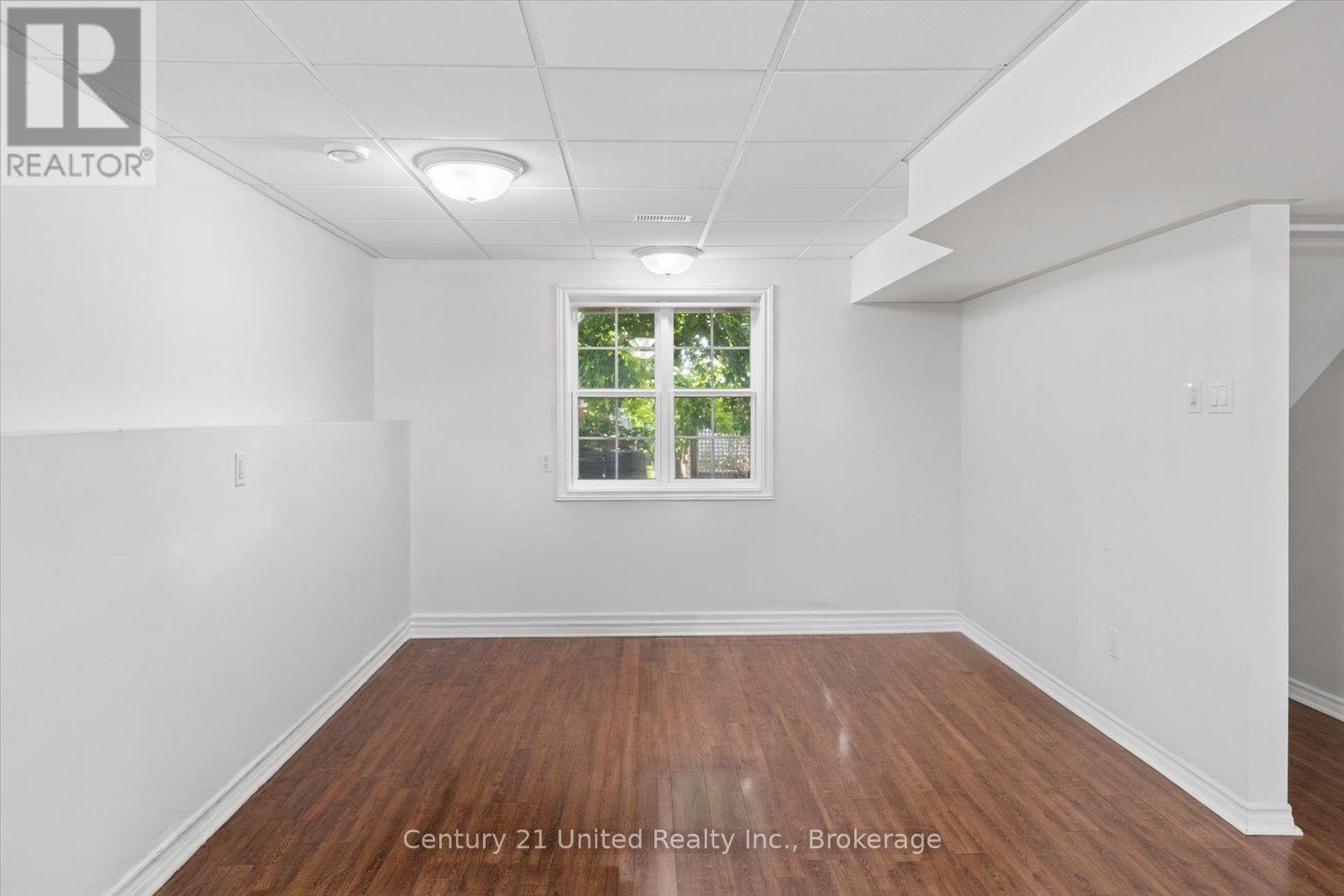 262 BOWEN DRIVE - 37
