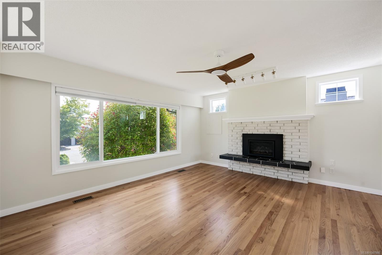 5348 Parker Ave, Saanich