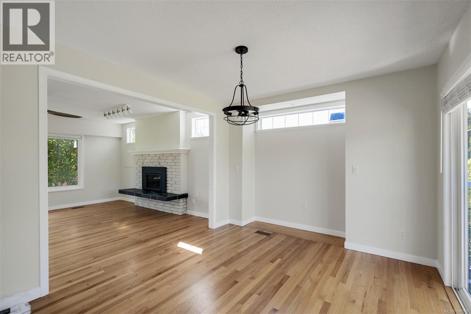 5348 Parker Ave, Saanich