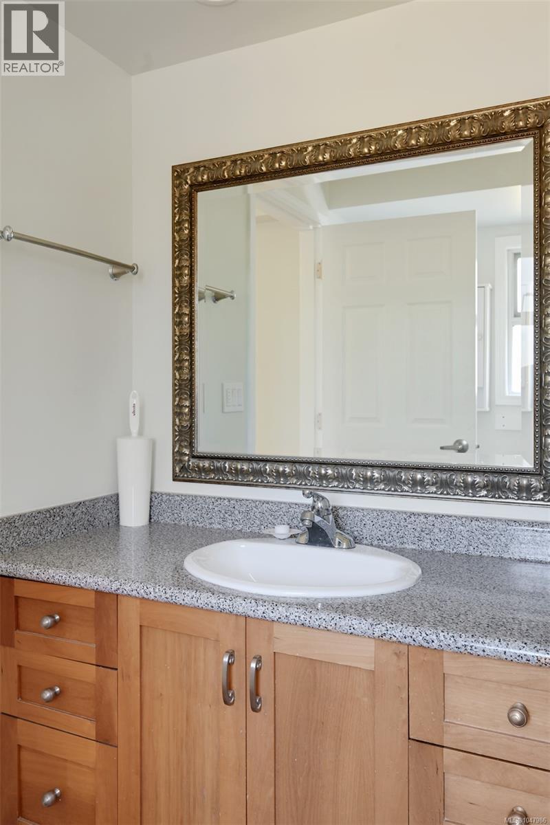 5348 Parker Ave, Saanich