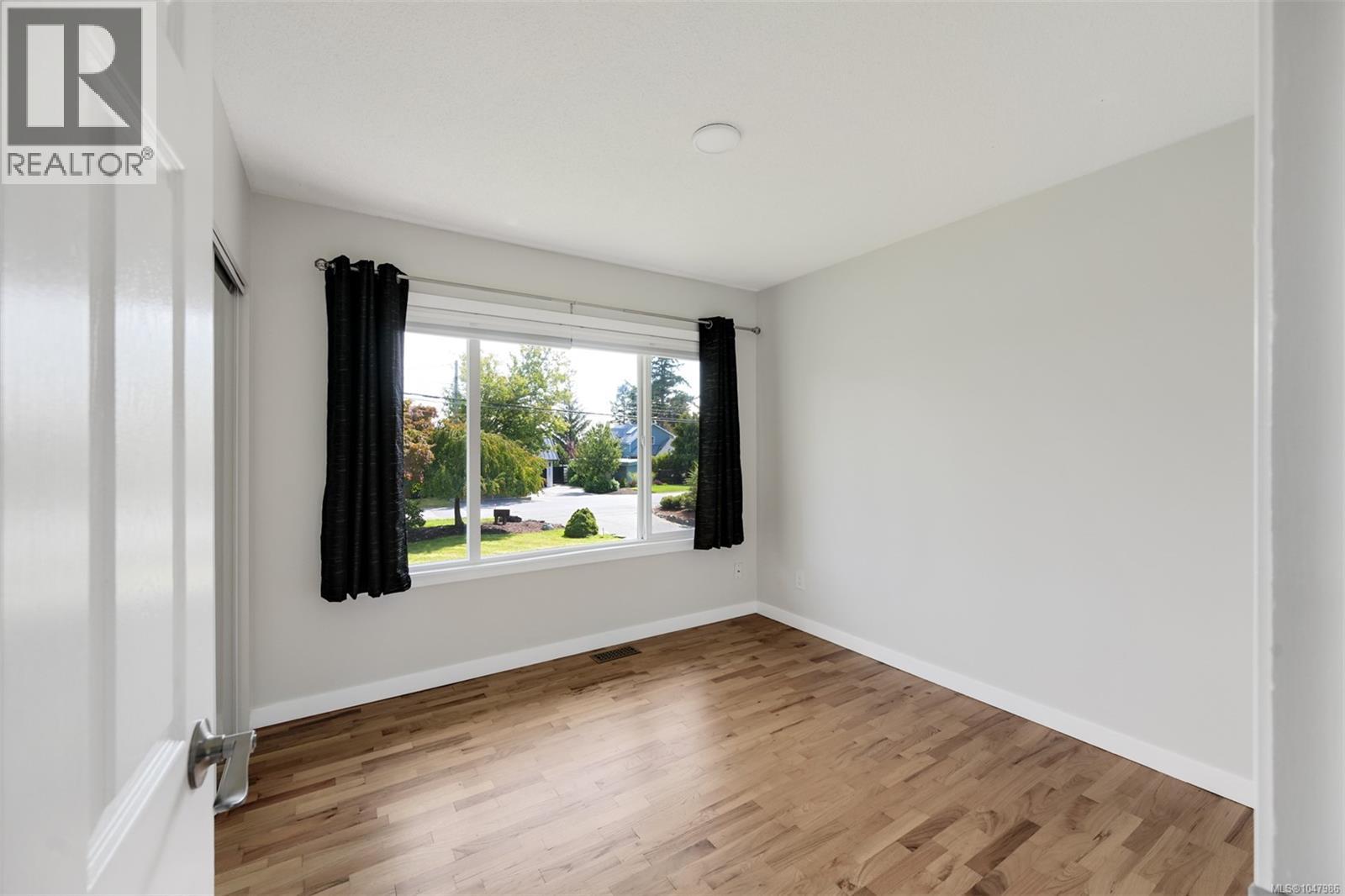 5348 Parker Ave, Saanich
