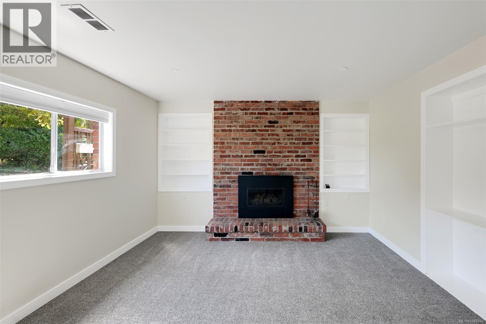 5348 Parker Ave, Saanich