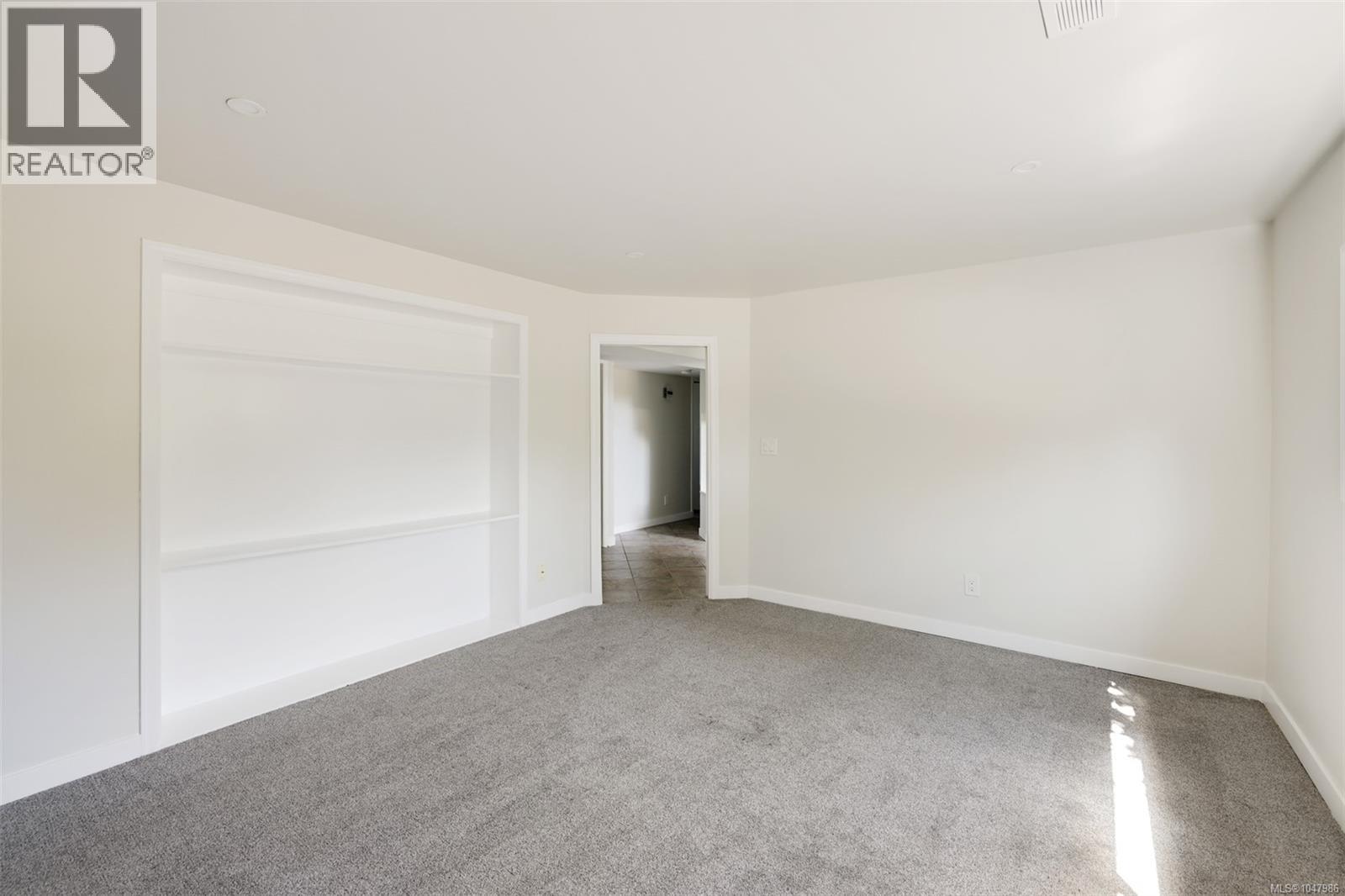 5348 Parker Ave, Saanich