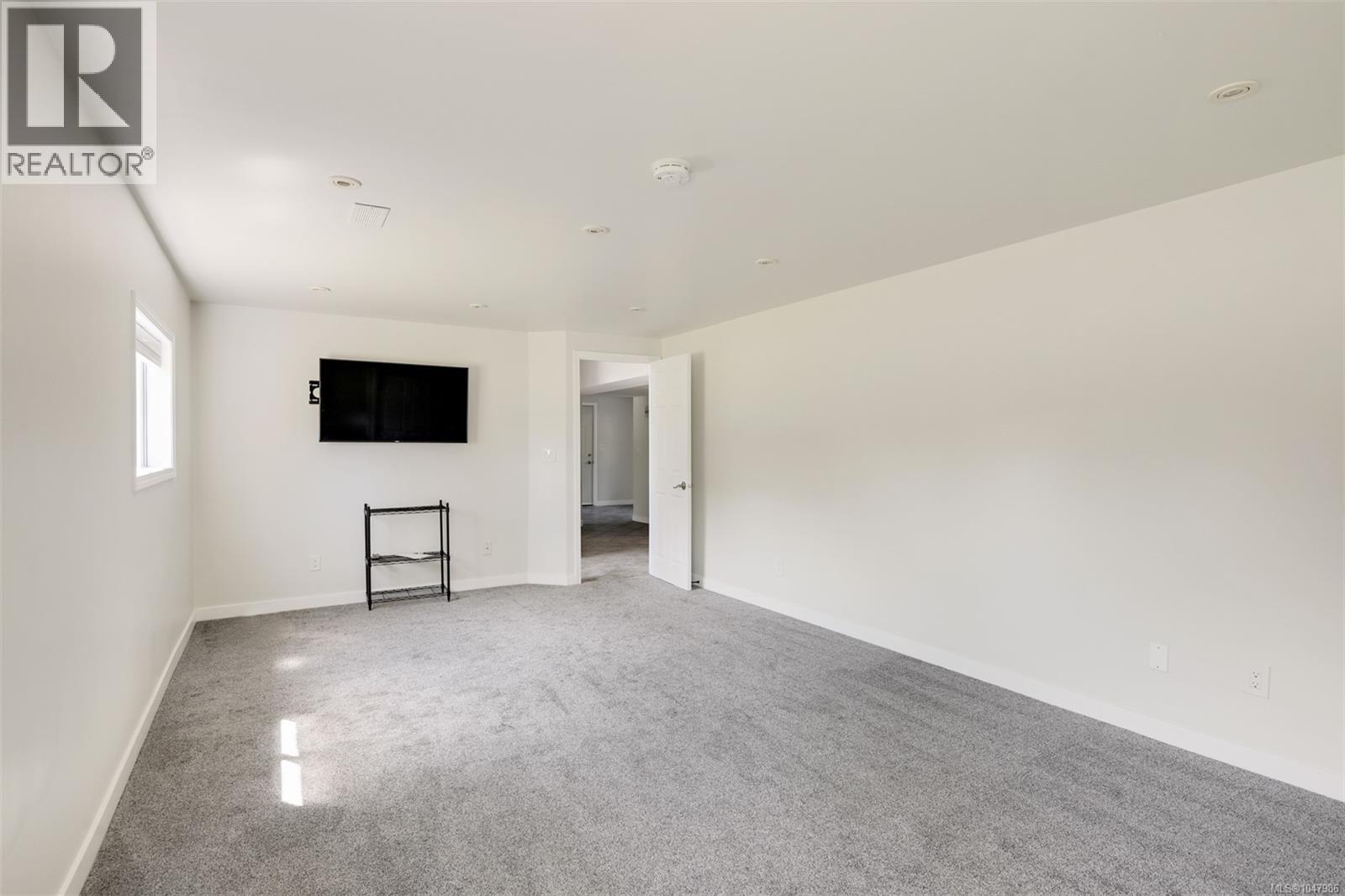 5348 Parker Ave, Saanich