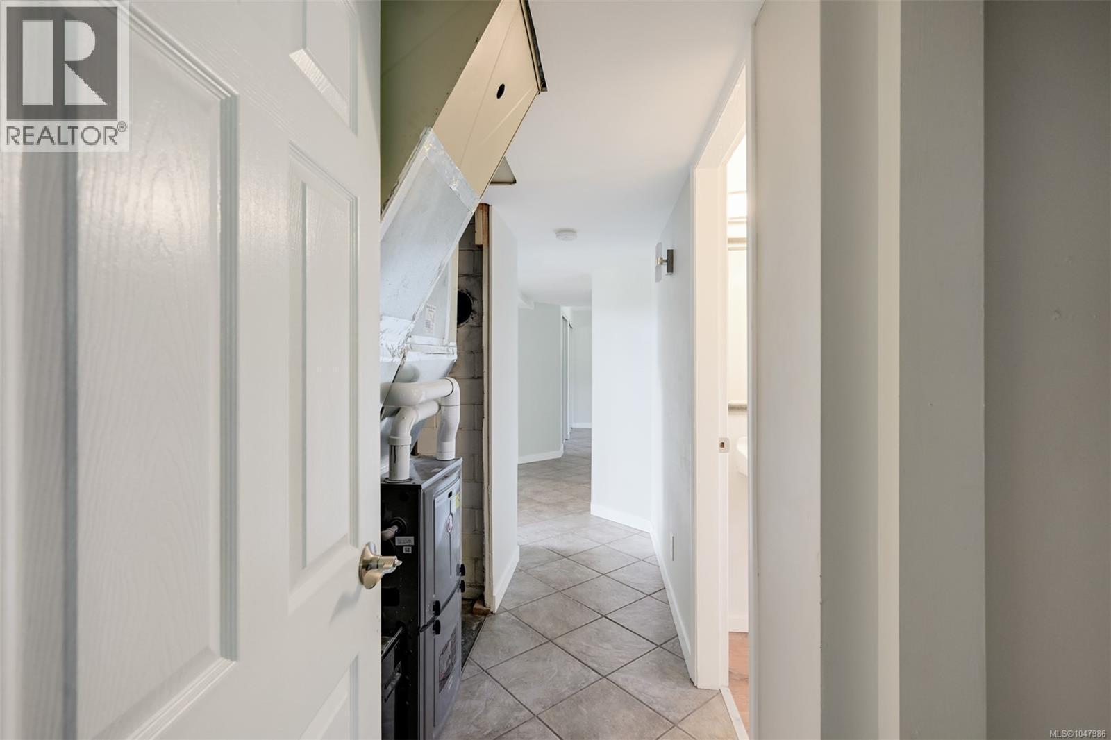 5348 Parker Ave, Saanich