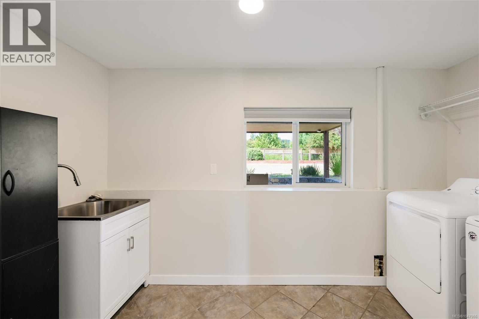 5348 Parker Ave, Saanich