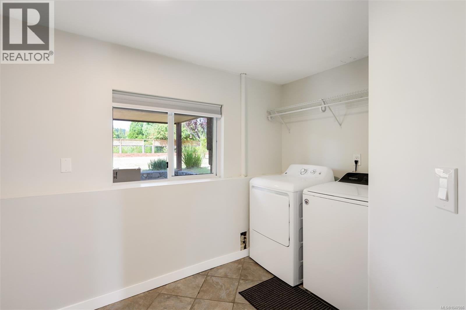5348 Parker Ave, Saanich