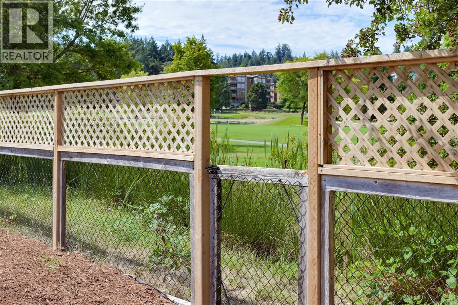 5348 Parker Ave, Saanich
