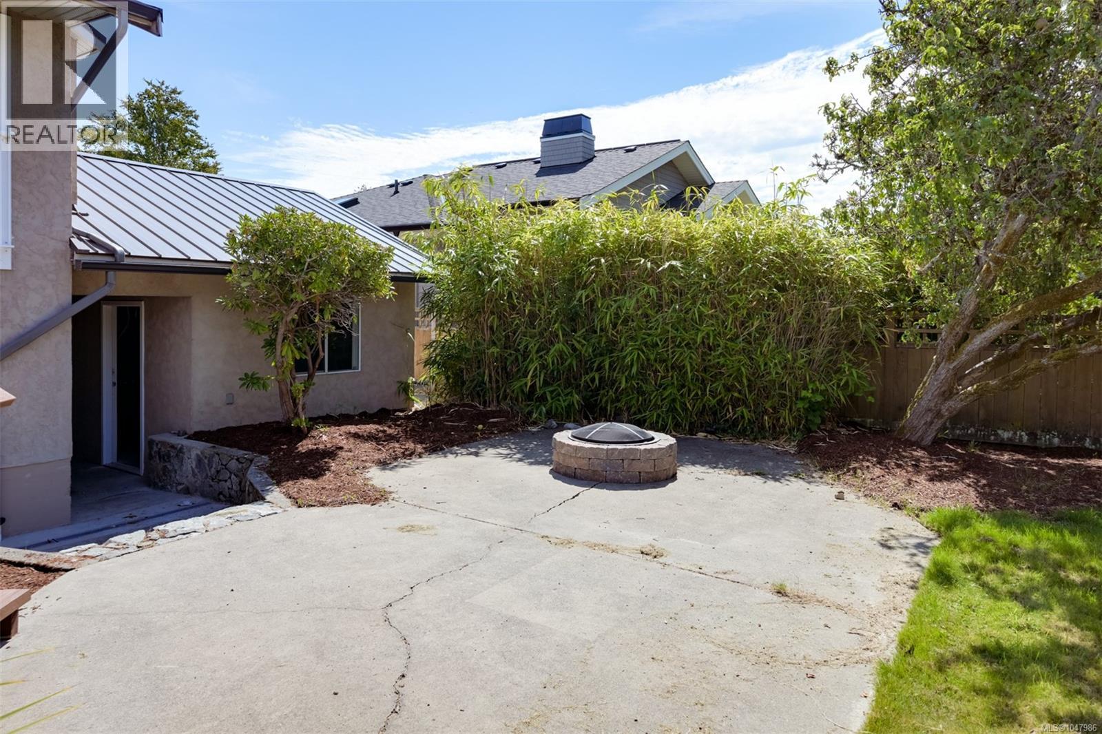 5348 Parker Ave, Saanich