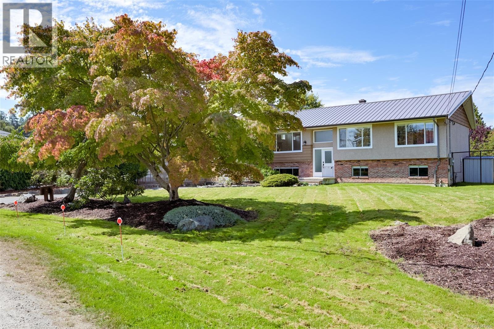5348 Parker Ave, Saanich