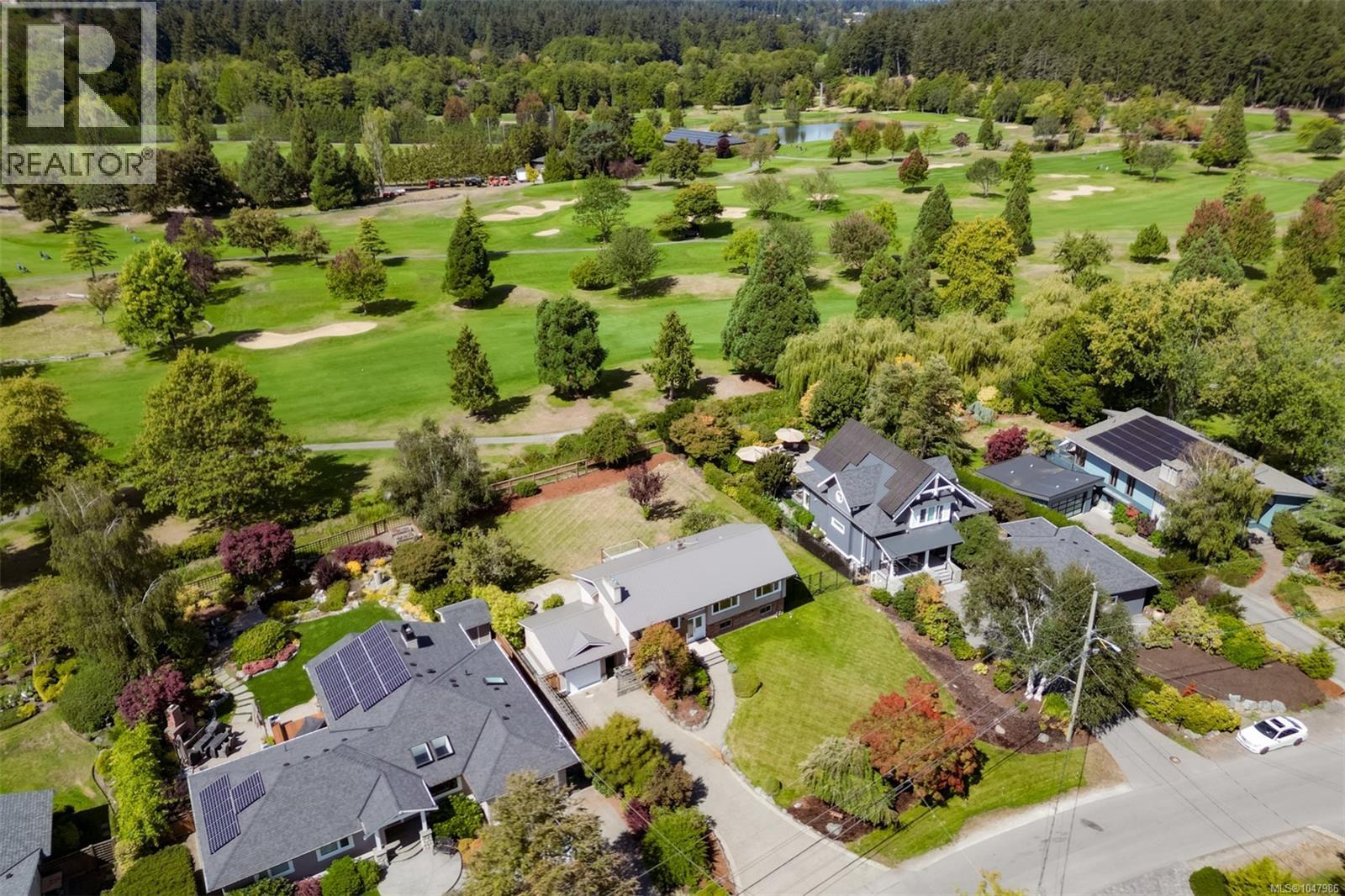 5348 Parker Ave, Saanich