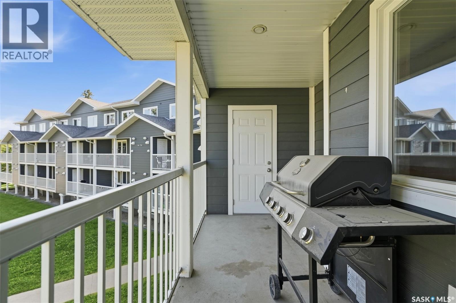 #210 515 28th STREET E - 18
