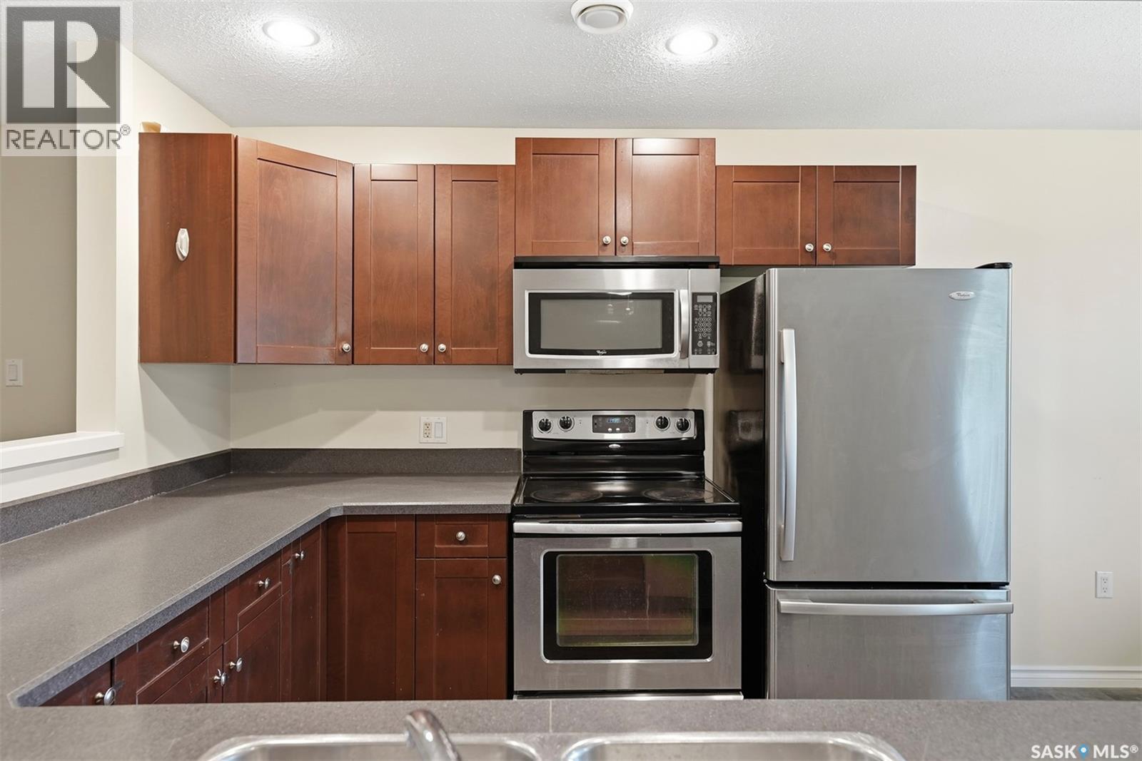 #210 515 28th STREET E - 10