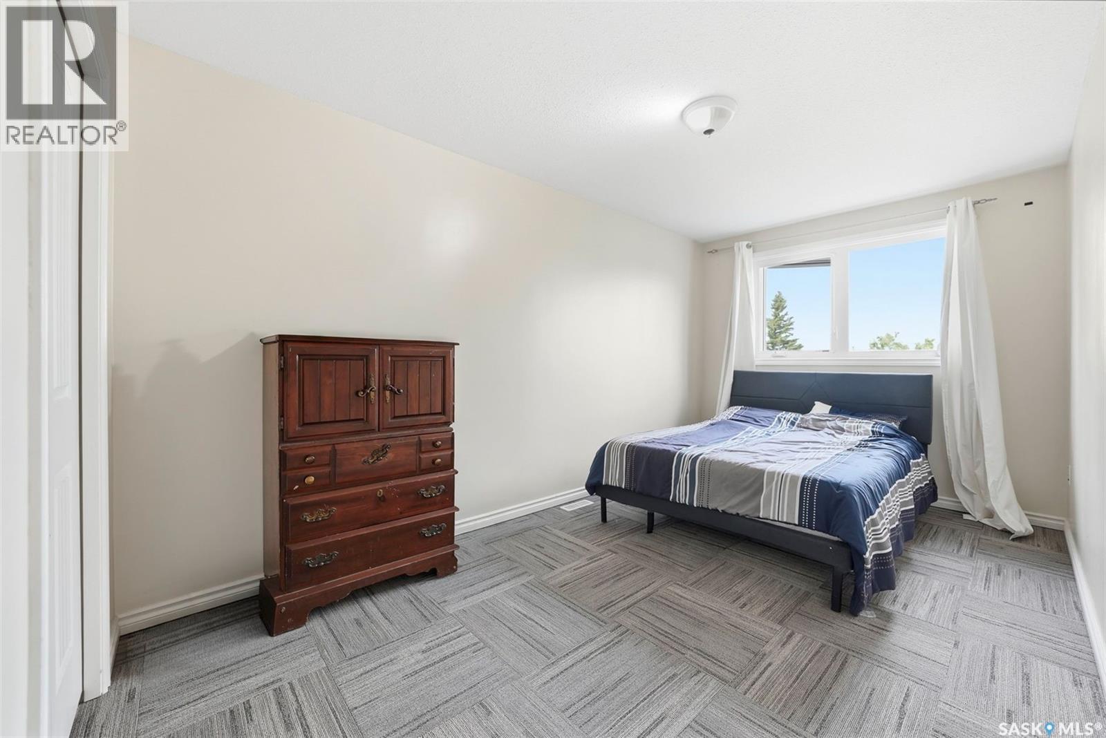 #210 515 28th STREET E - 21