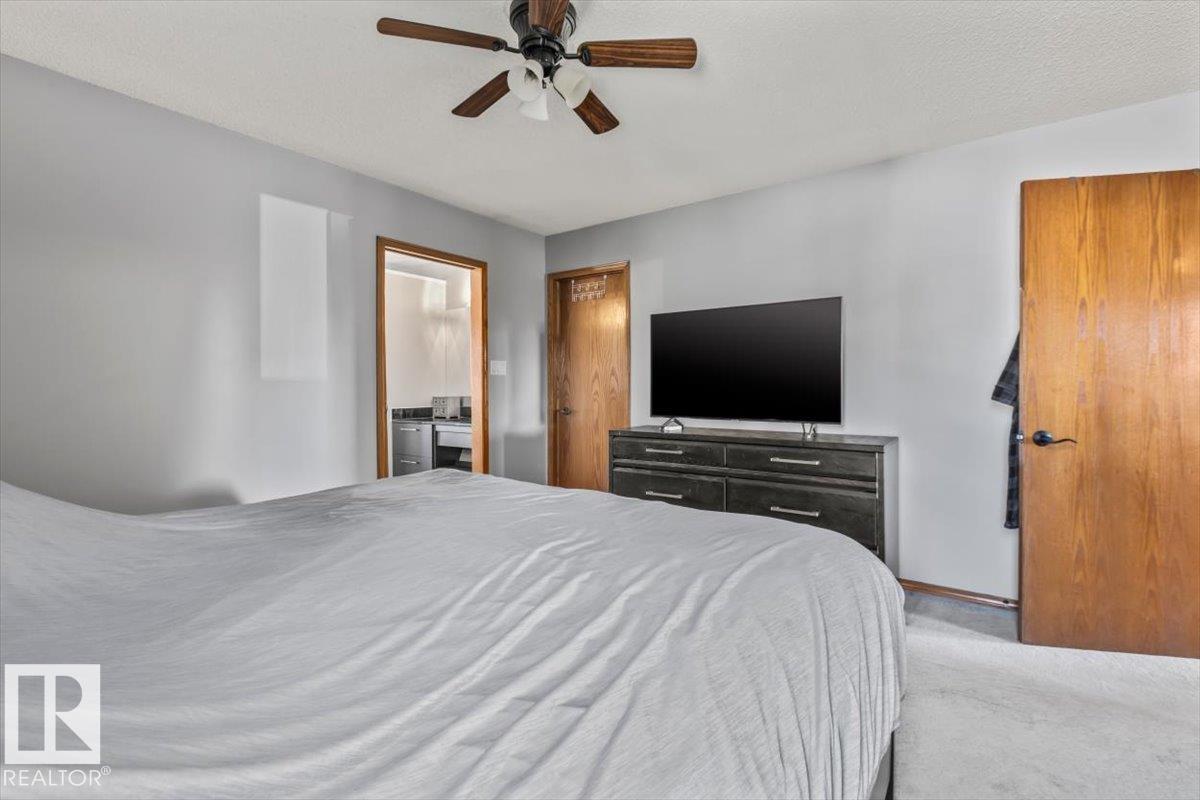 8015 158 AV NW - 26