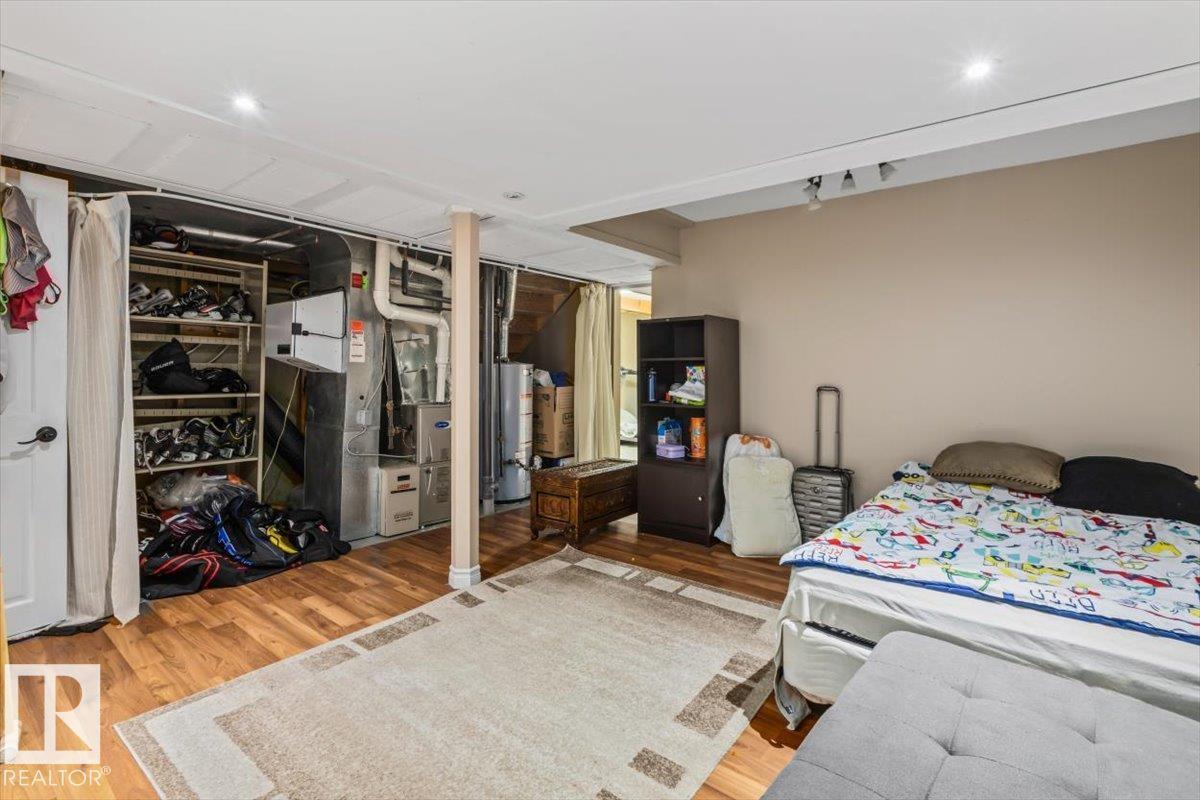 8015 158 AV NW - 38