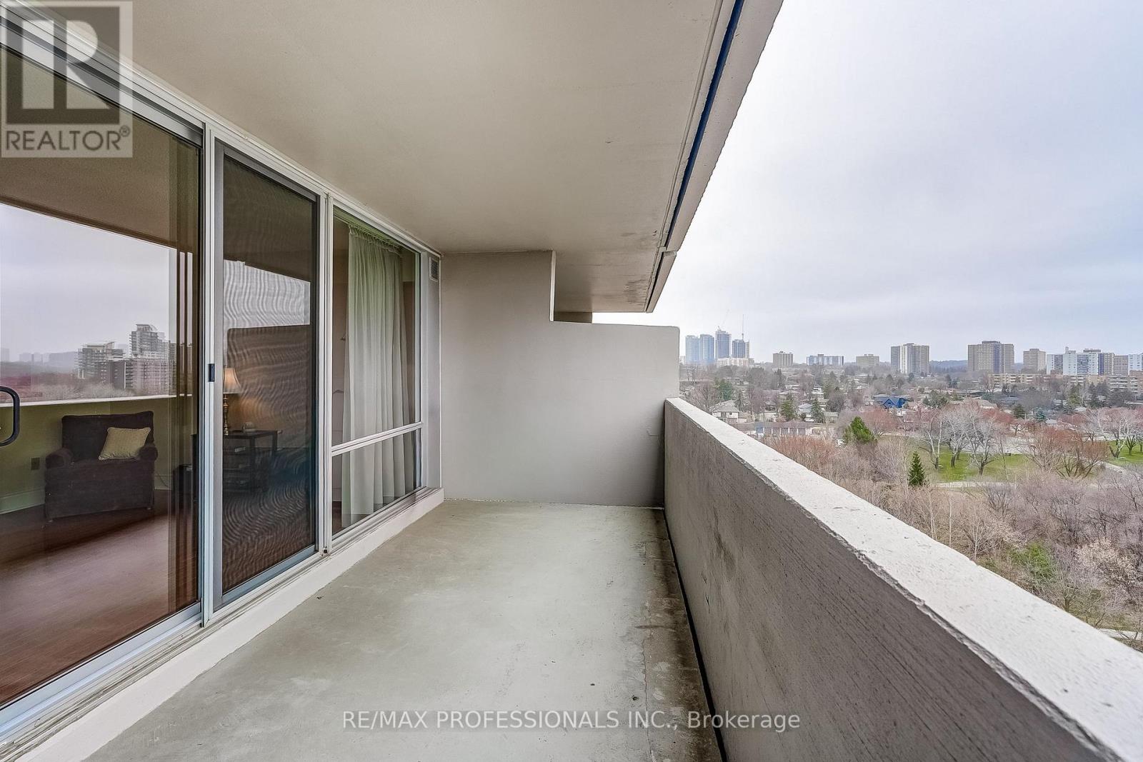 #1405 240 SCARLETT ROAD - 17
