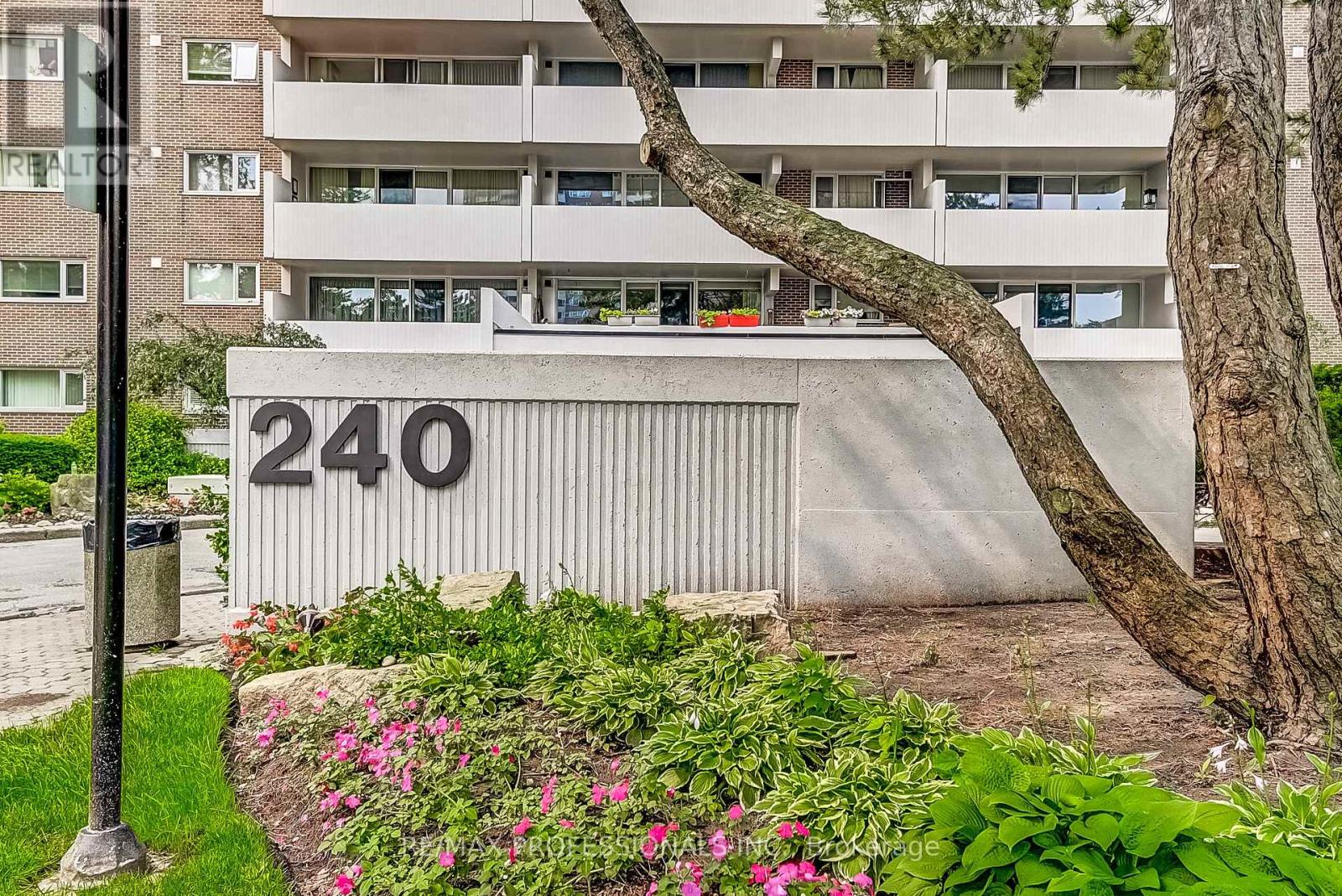 #1405 240 SCARLETT ROAD - 2