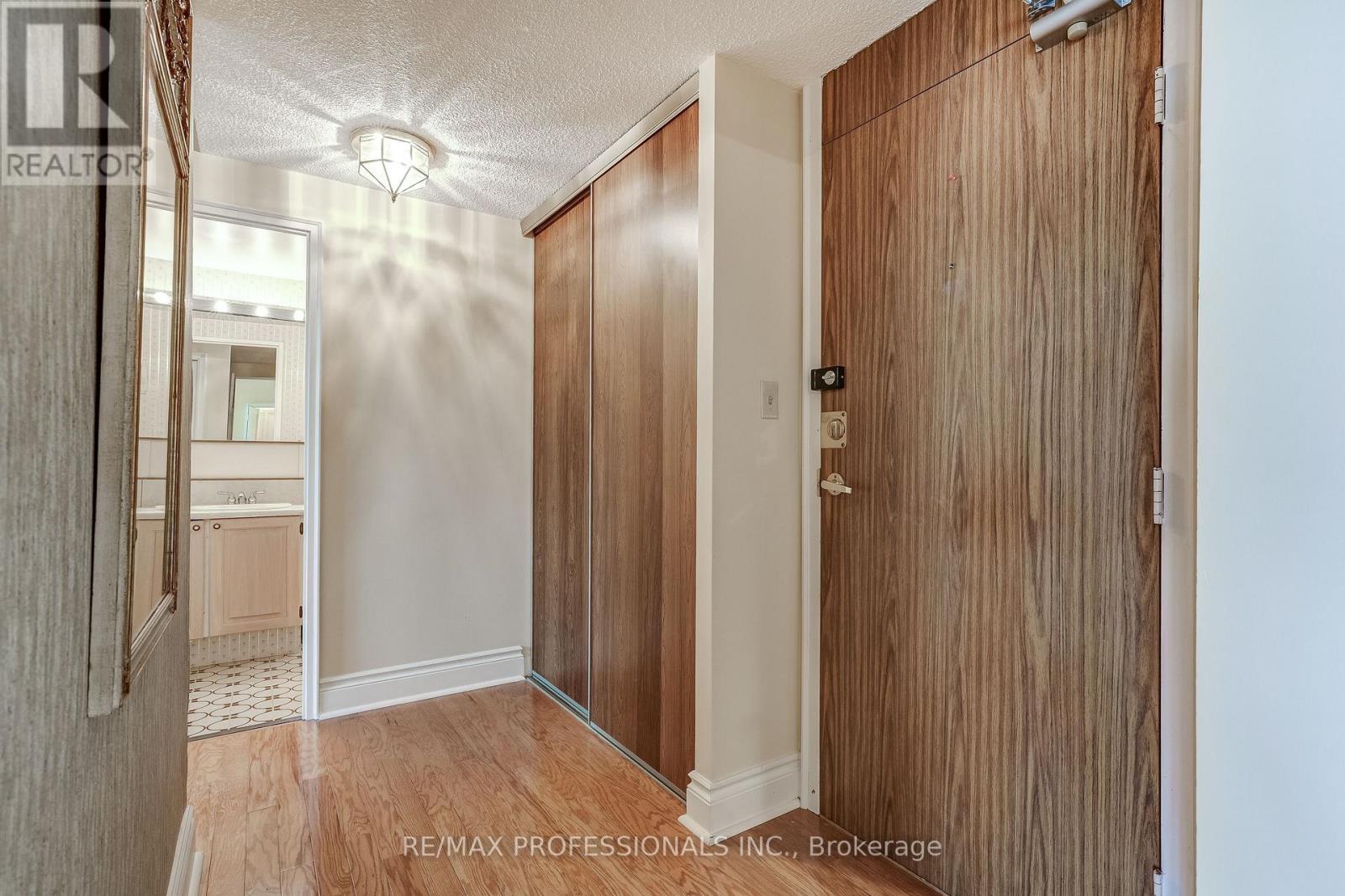 #1405 240 SCARLETT ROAD - 5
