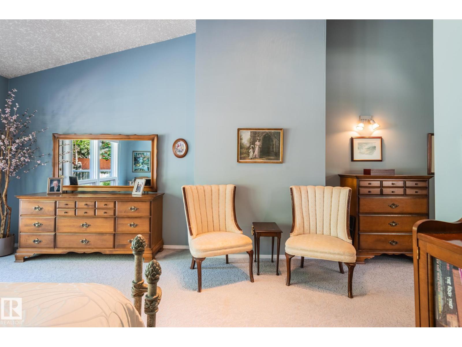 8 EDGEMONT PT - 33