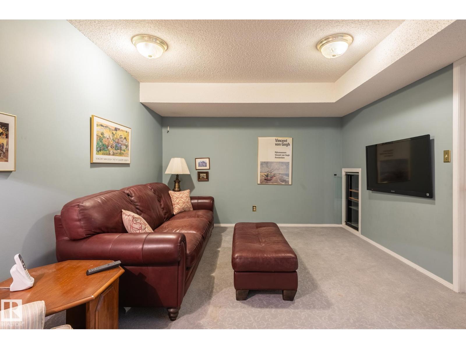 8 EDGEMONT PT - Image 41