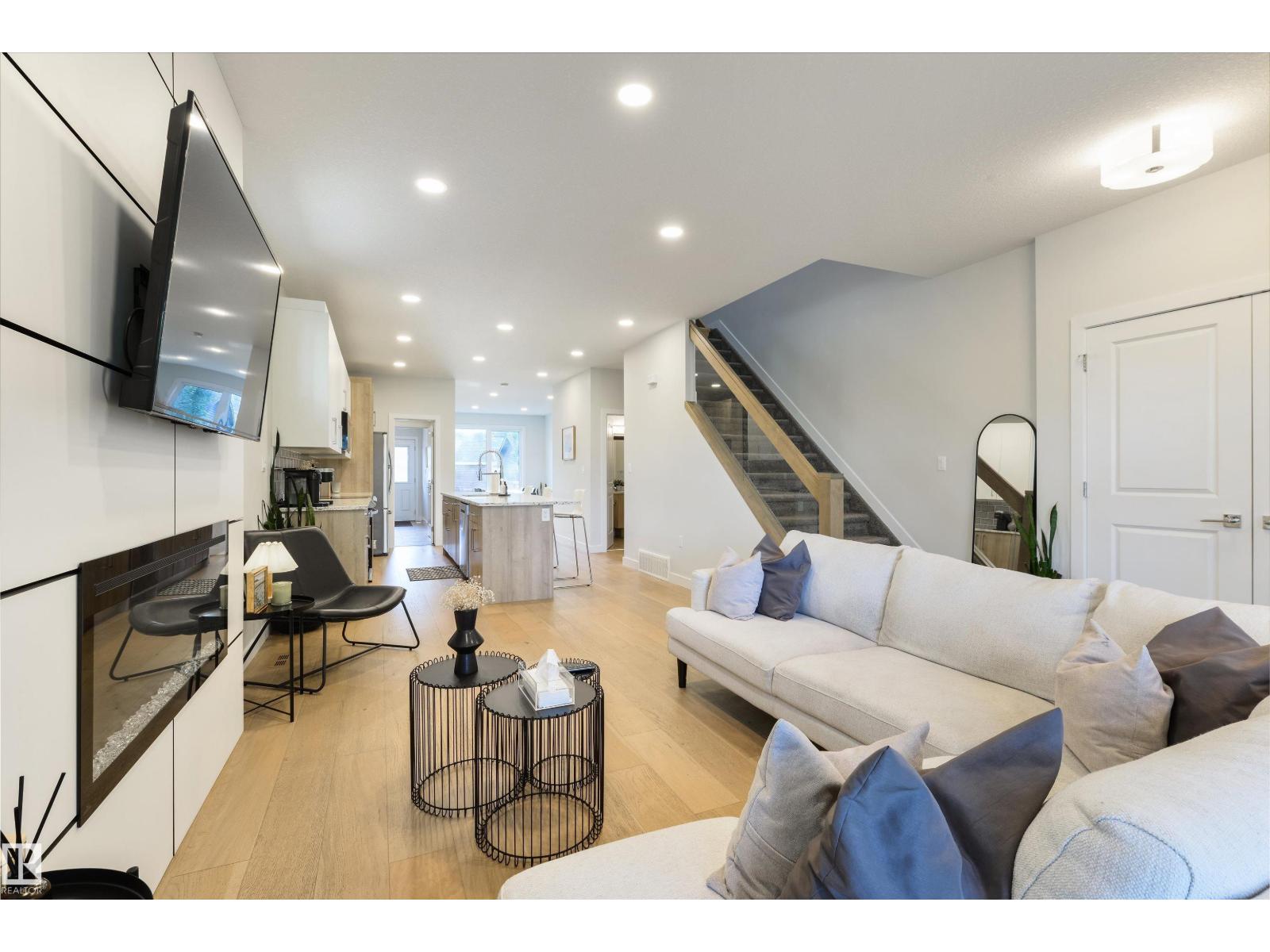 11039 126 ST NW - 7