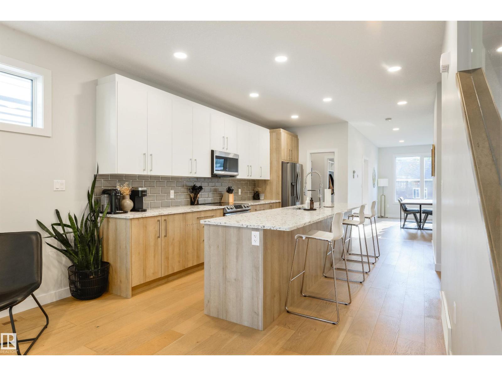 11039 126 ST NW - 9