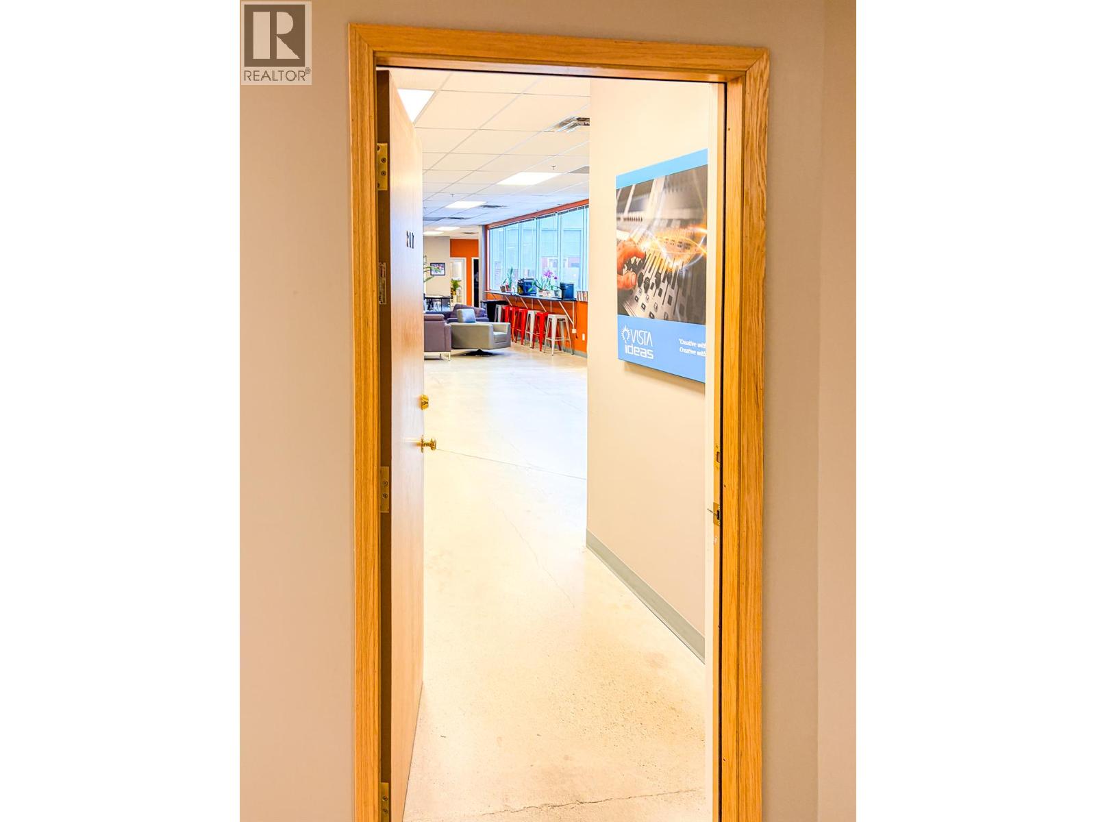 212 1634 Harvey Avenue, Kelowna